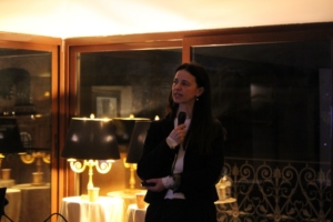 Nicoletta Mai di Svenn Newsroom mostra alcuni esempi di brand journalism