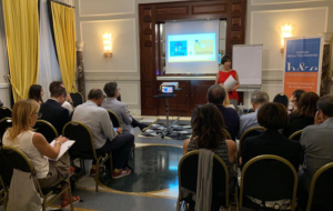 Beatrice Lomaglio, responsabile comunicazione e formazione di Broking & Consulting, conduce l'evento dedicato alla medicina narrativa